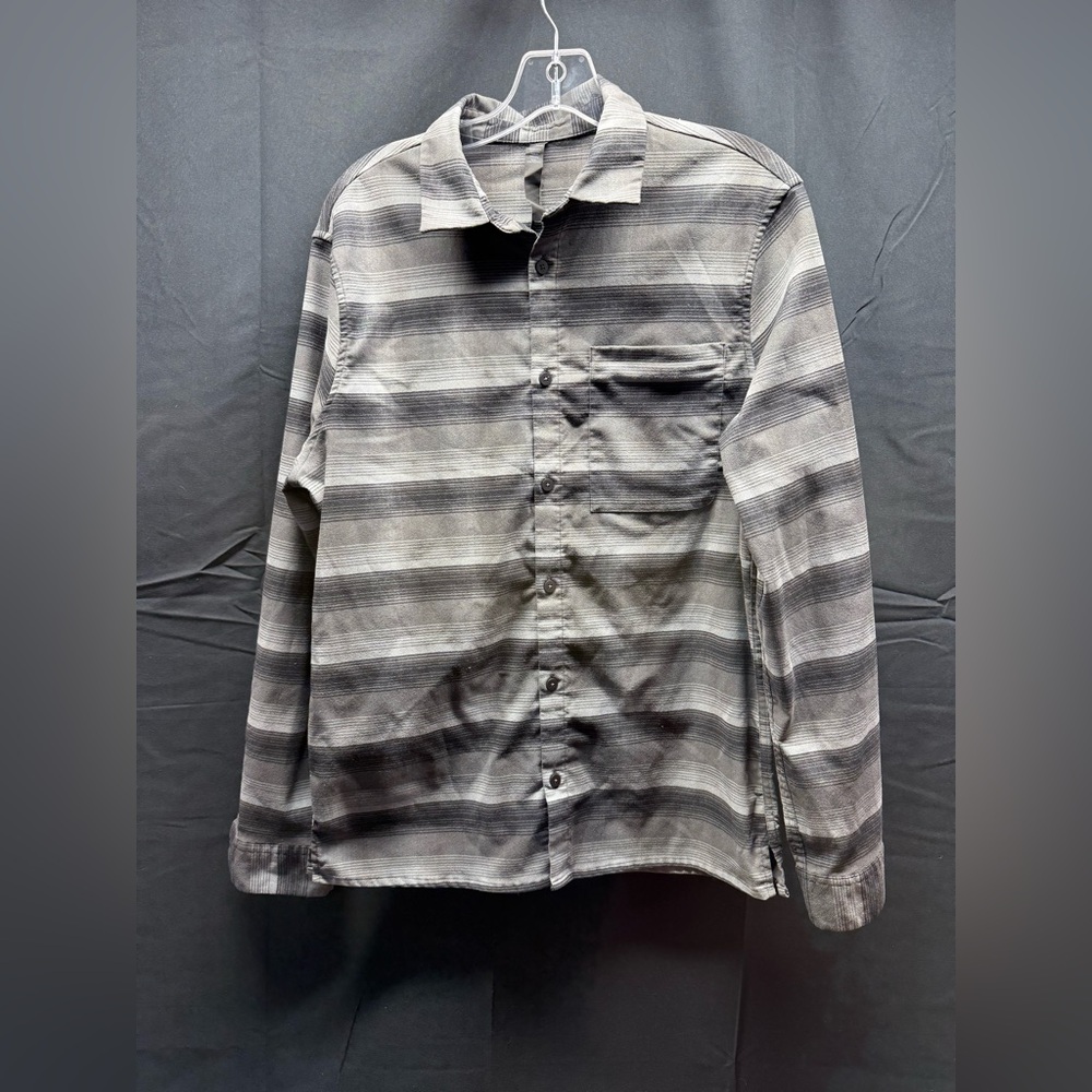 lululemon athletica Black and Gray Striped long sleeve Shirt Men’s Sz M (13ai)